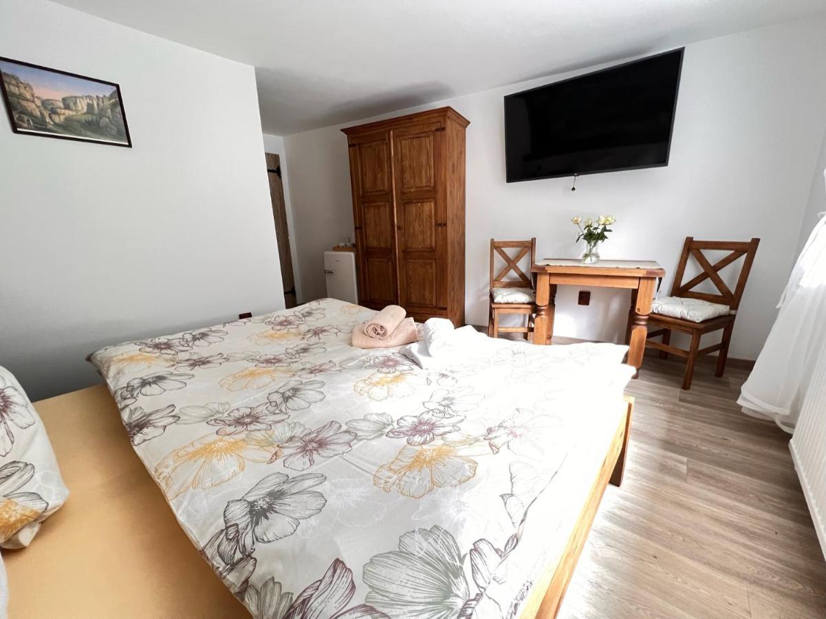Pension Pod Skalou Hřensko Exteriér fotografie